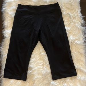 Black Activewear Capris Size Small